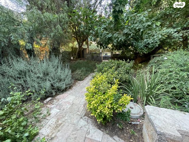 דירת גן, רחל אמנו, קטמון הישנה, ירושלים