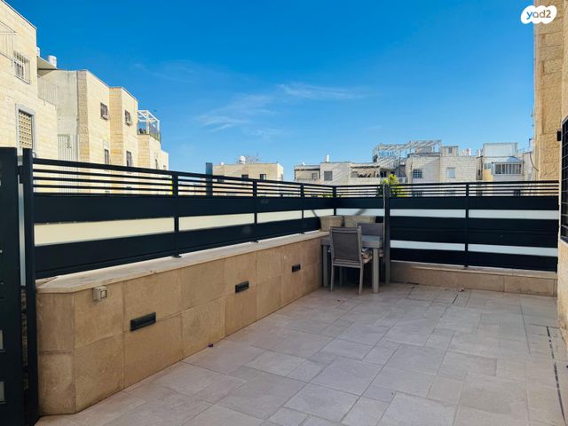 אהרון אשכולי 