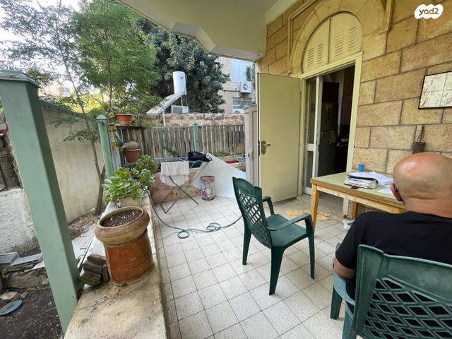 דירת גן, רחל אמנו, קטמון הישנה, ירושלים