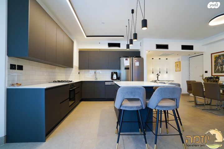 דירה, אברהם פררה, הולילנד, ירושלים