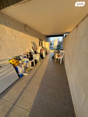 גג/ פנטהאוז, דרך מנחם בגין, בן גוריון, שדרות