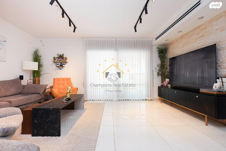 דירה, יוסף, קרית השרון, נתניה