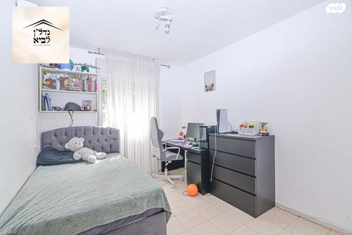 דירה, הנהרונית, בית אליעזר, חדרה