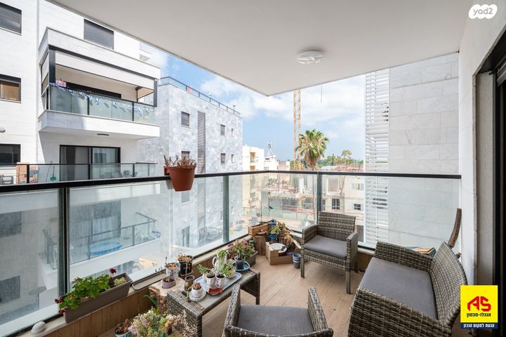 דירה, שומר, מרכז פרדס חנה, פרדס חנה כרכור