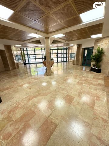 דירה, יגאל אלון, לב מוצקין, בנה ביתך, קרית מוצקין