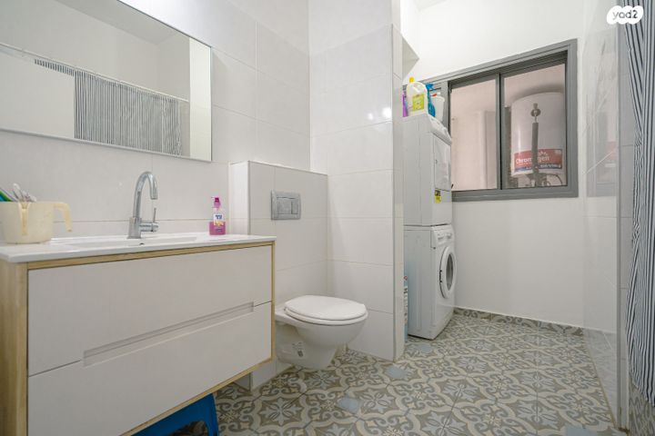 דירת גן, רקפת, הפרחים, חריש