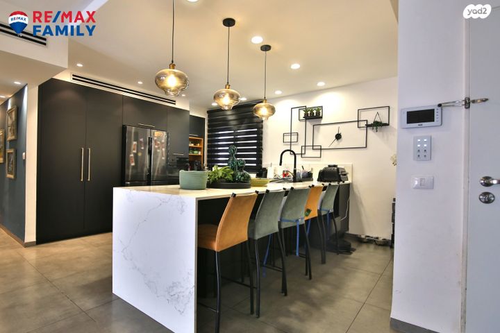 דירה, יקינטון 28, גבעת הרקפות, קרית ביאליק