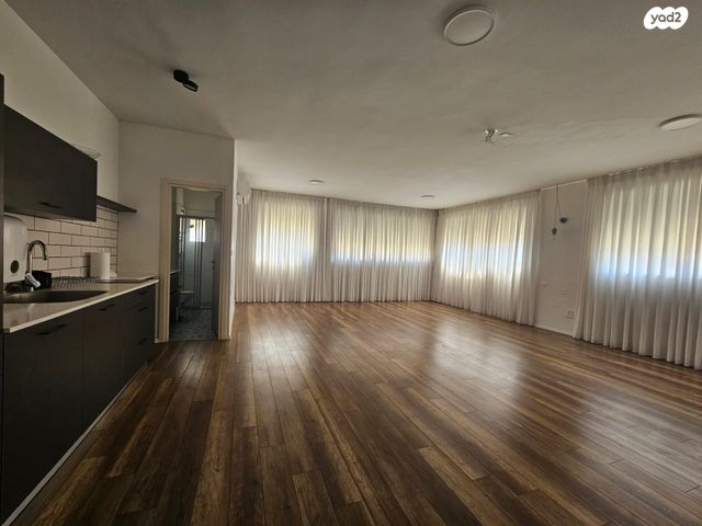 משרדים, תובל, בורסה, רמת גן