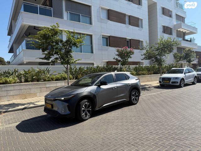 מודעת רכב טויוטה bZ4X