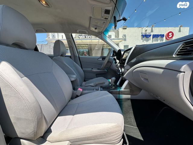 סובארו פורסטר