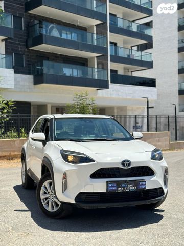 מודעת רכב טויוטה יאריס קרוס