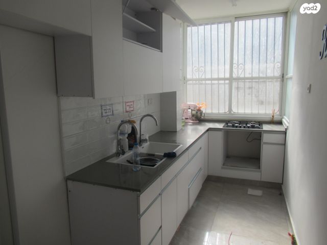 דירה, אבן גבירול 12, גבעת סוקולוב, בני ברק