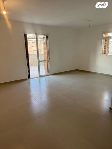 גג/ פנטהאוז, המקובלים, ירושלים