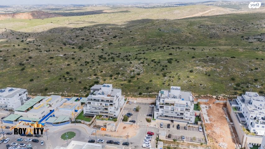 דירה, יואל, פסגות אפק, ראש העין