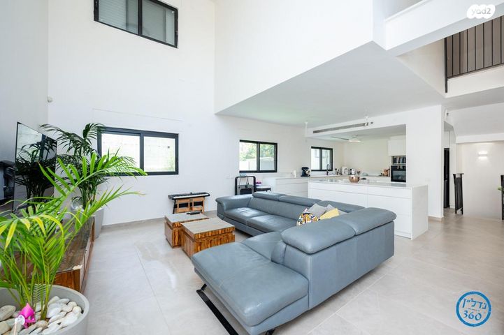 דו משפחתי, השמורה, זכרון יעקב