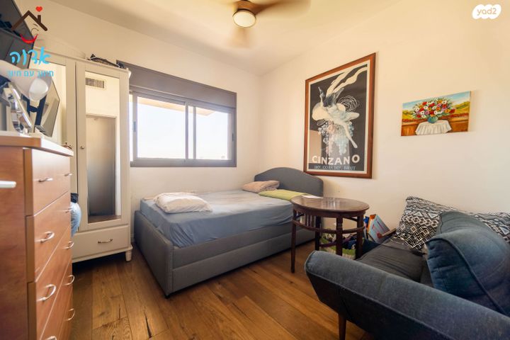 דירה, גנסין, גבעת הרמבם, גבעתיים