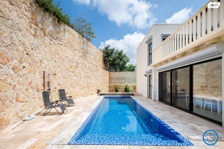 דו משפחתי, השמורה, זכרון יעקב