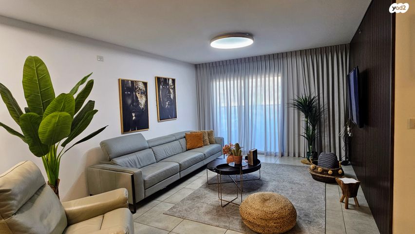 דירה, הגל, החותרים, טירת כרמל