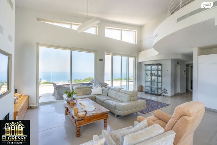 גג/ פנטהאוז, זמנהוף 16, אחוזה, חיפה