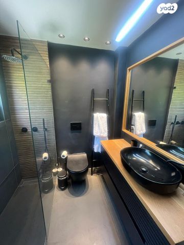 בית פרטי/ קוטג', קרית יערים, רמת השרון