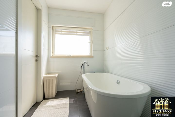 גג/ פנטהאוז, זמנהוף 16, אחוזה, חיפה