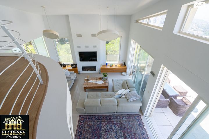 גג/ פנטהאוז, זמנהוף 16, אחוזה, חיפה