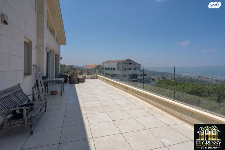 גג/ פנטהאוז, זמנהוף 16, אחוזה, חיפה