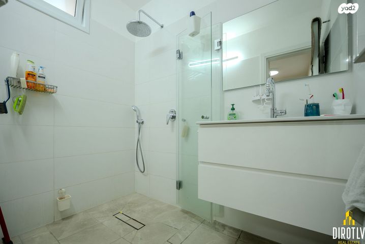 דירה, מעפילי אגוז 82, נווה חן, תל אביב יפו