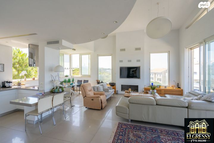 גג/ פנטהאוז, זמנהוף 16, אחוזה, חיפה