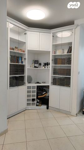 דירת גן, אחד העם, שיכון עובדים, טבריה