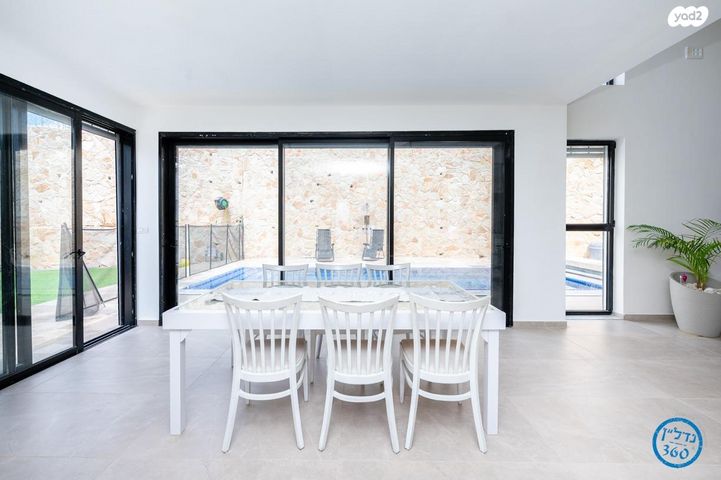 דו משפחתי, השמורה, זכרון יעקב