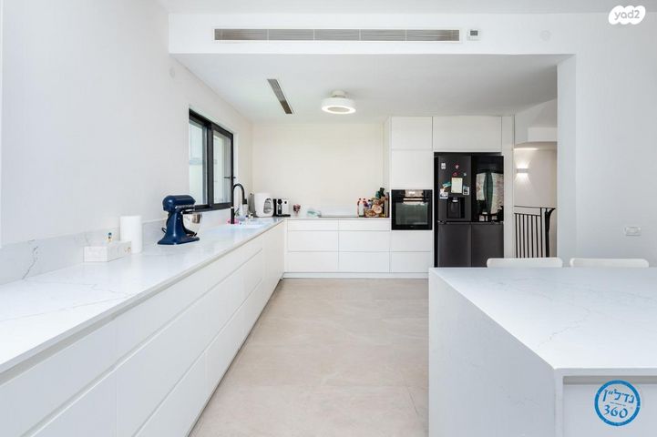 דו משפחתי, השמורה, זכרון יעקב