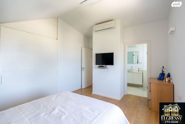 גג/ פנטהאוז, זמנהוף 16, אחוזה, חיפה