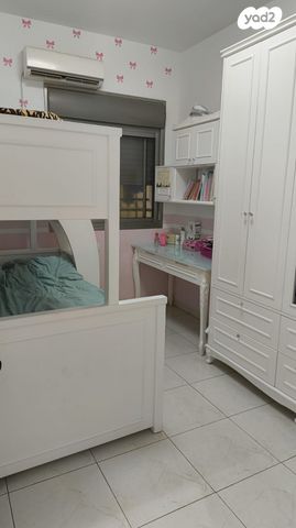 דירת גן, אחד העם, שיכון עובדים, טבריה