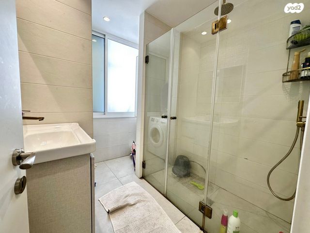 גג/ פנטהאוז, קרית שרת מזרח, חולון