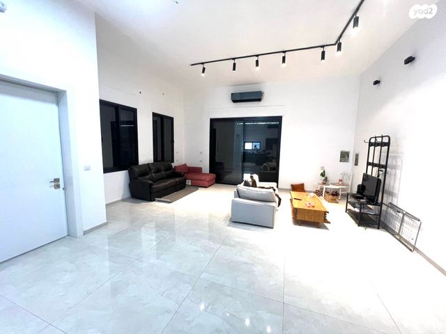 בית פרטי/ קוטג', אופקים