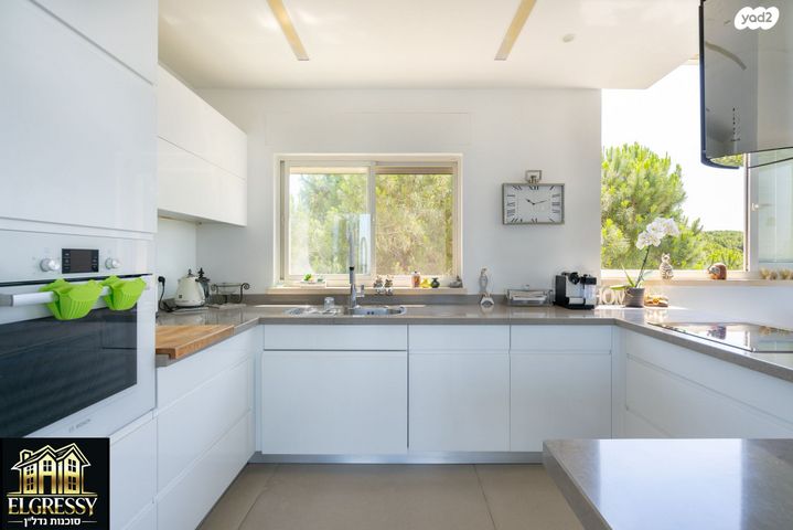 גג/ פנטהאוז, זמנהוף 16, אחוזה, חיפה