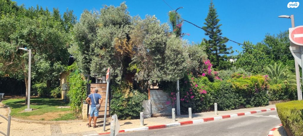 בית פרטי/ קוטג', הנשיא יצחק בן צבי 1, הרצליה