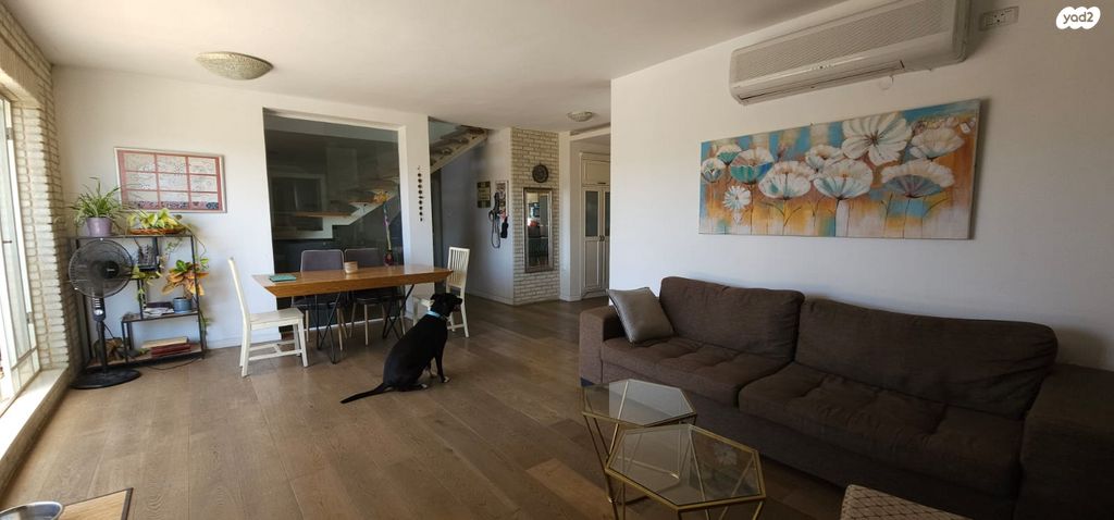 גג/ פנטהאוז, מודיעין מכבים רעות