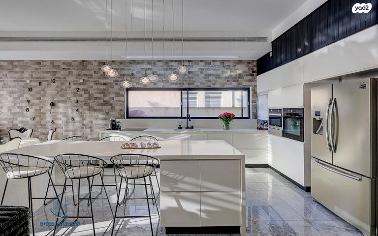 בית פרטי/ קוטג', אירוס, אירוס