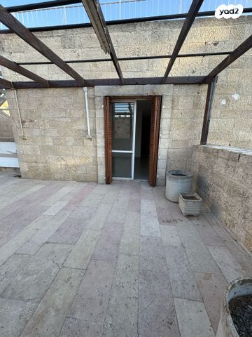 גג/ פנטהאוז, המקובלים, ירושלים