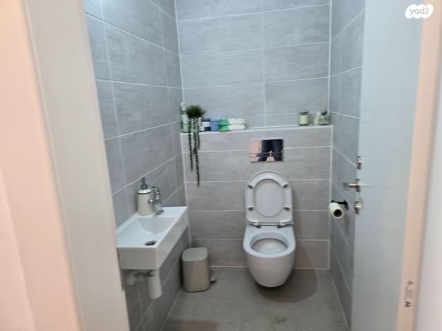 דירה, עלומים, רמת גן