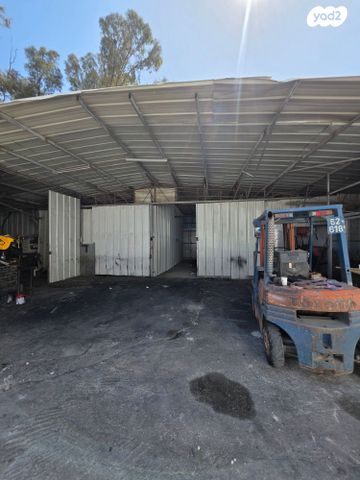 מחסנים, התעשייה, קרית אתא