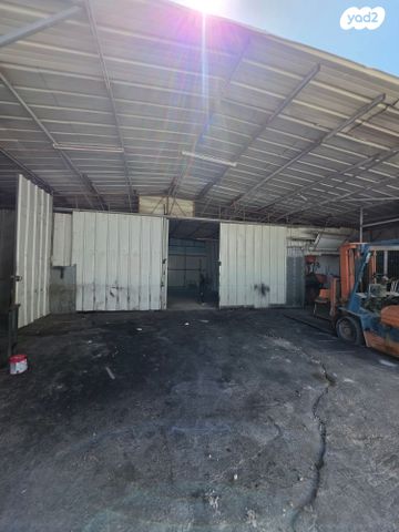 מחסנים, התעשייה, קרית אתא