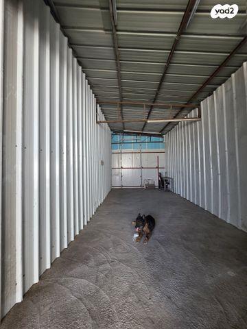 מחסנים, התעשייה, קרית אתא