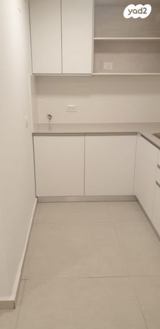 קליניקות, תל אביב יפו