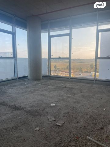 משרדים, בנימינה גבעת עדה