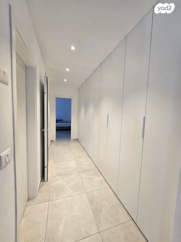 דירה, אור עקיבא