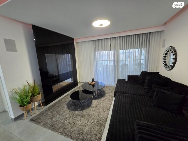 דירה, שושנה דמארי, קרית האמנים, מצליח, רמלה