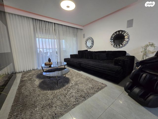 דירה, שושנה דמארי, קרית האמנים, מצליח, רמלה